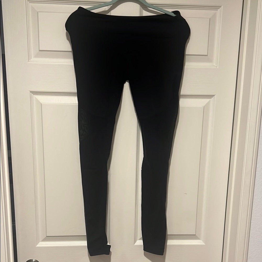 Alo brand Size M Black Leggings
